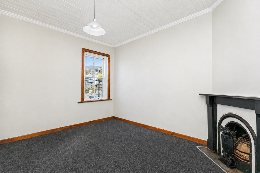 To Let 2 Bedroom Property for Rent in Green Point Western Cape